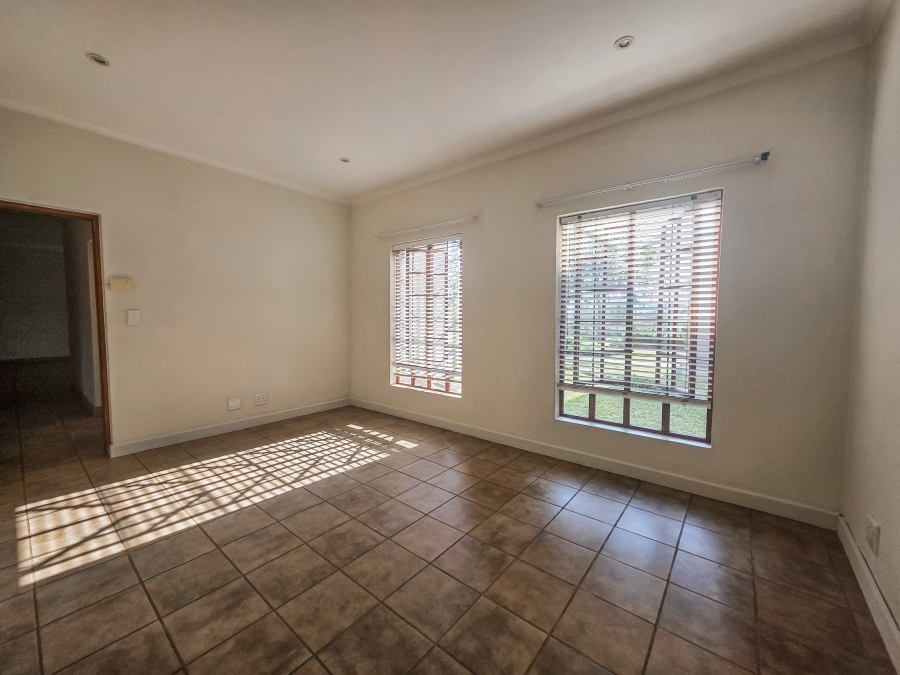 To Let 3 Bedroom Property for Rent in Meerhof North West